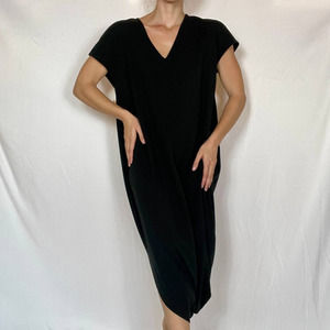 Universal Standard - Iconic Geneva V-Neck Dress in Black